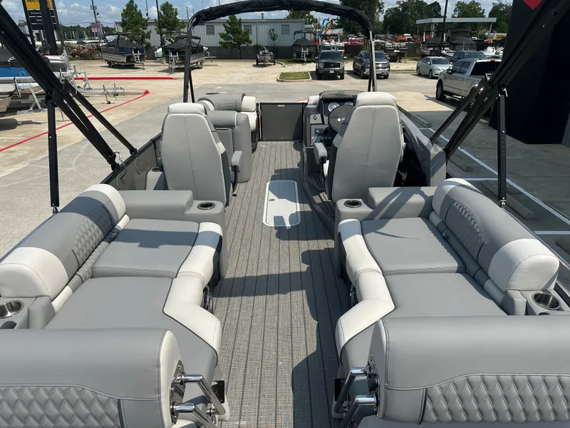 Slide: The Image of Avalon Catalina Quad Lounge Shift - 23' 2025 - 37