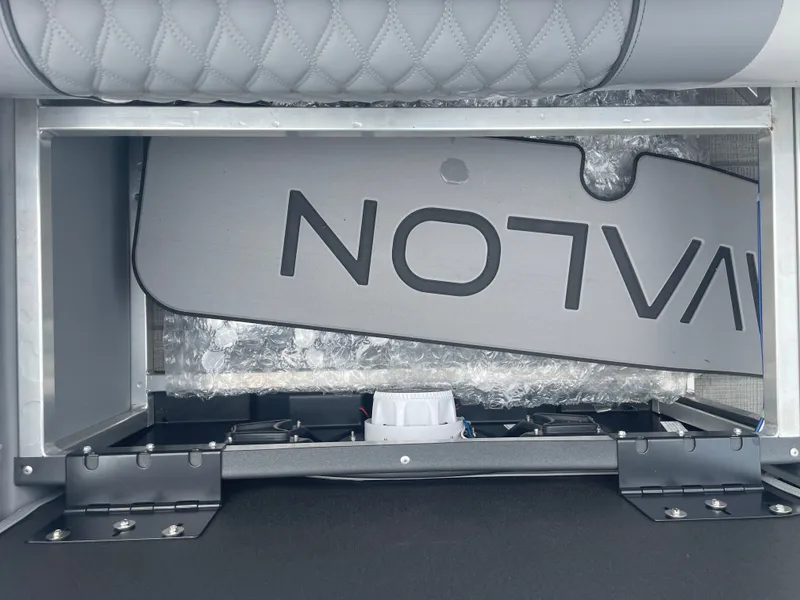 Slide: The Image of Avalon Catalina Versatile Rear Bench - 23' 2025 - 12