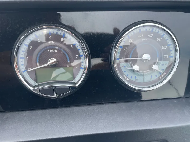 Slide: The Image of Avalon Catalina Versatile Rear Bench - 23' 2025 - 23