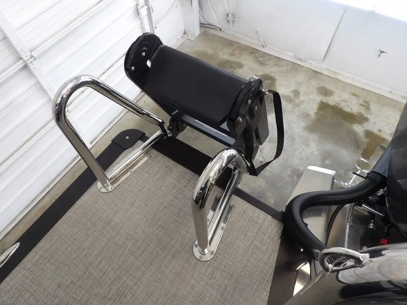 Slide: The Image of Avalon LSZ Quad Lounge - 23' 2025 - 25