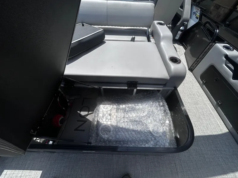 Slide: The Image of Avalon LSZ Versatile Rear Bench - 23' 2025 - 30