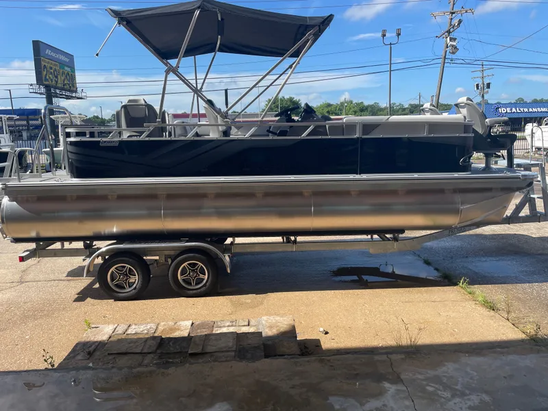 Slide: The Image of Avalon Venture Fish N Cruise - 23' 2025 - 7