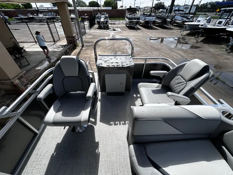 Slide: The Image of Avalon Venture Fish N Cruise - 23' 2025 - 22