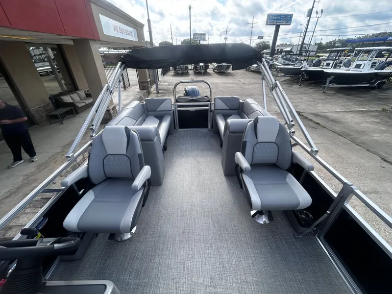 Slide: The Image of Avalon Venture Quad Lounge - 21' 2025 - 15