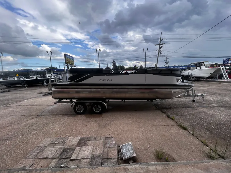 Slide: The Image of Avalon Venture 85 Quad Lounge - 23' 2025 - 7