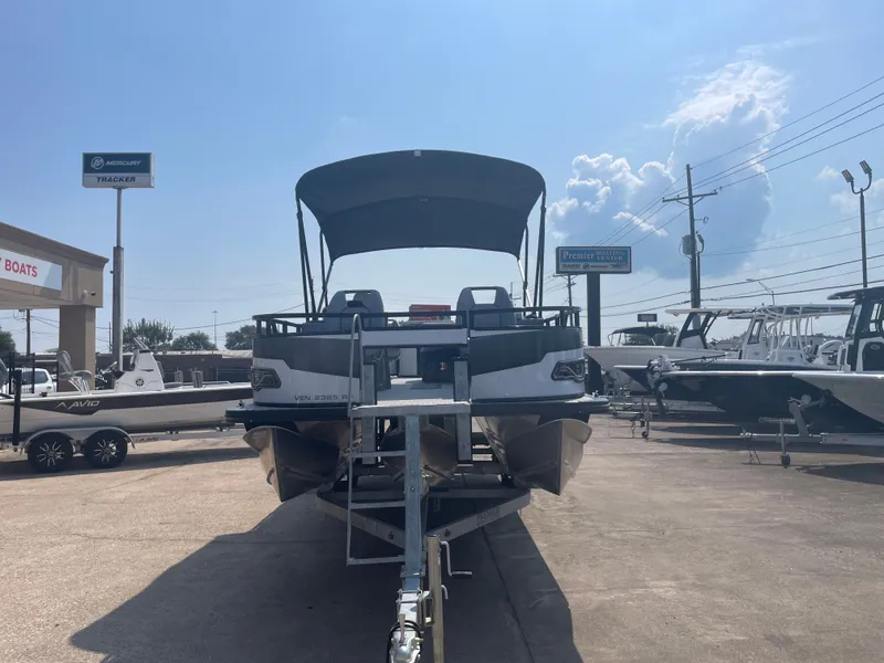 Slide: The Image of Avalon Venture 85 Quad Fish - 23' 2025 - 5