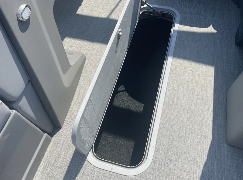 Slide: The Image of Avalon Venture 85 Quad Fish - 23' 2025 - 13