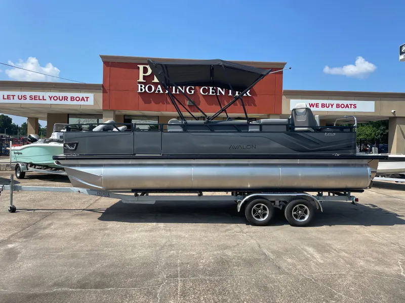 The Image of Avalon Venture 85 Rear Fish - 23' 2025 - 1