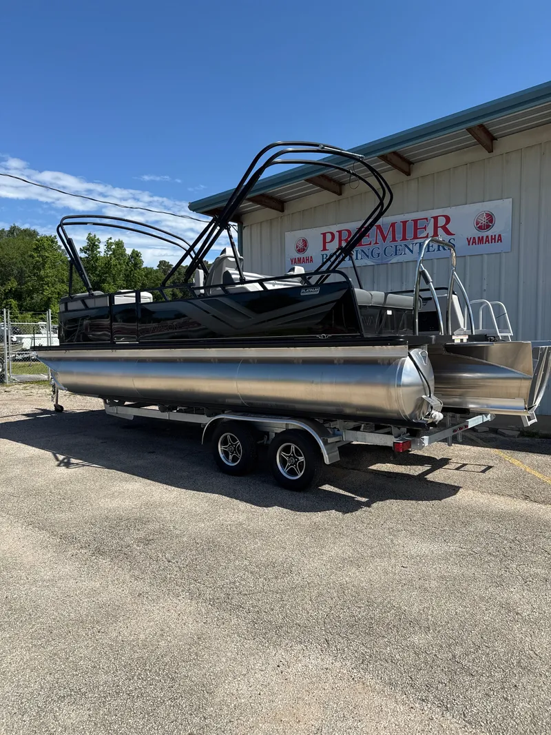 Slide: The Image of Avalon Venture 85 Versatile Rear Bench - 23' 2025 - 30