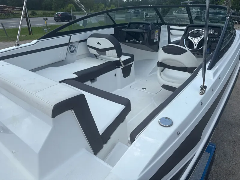 Slide: The Image of Monterey M-205 2019 - 11