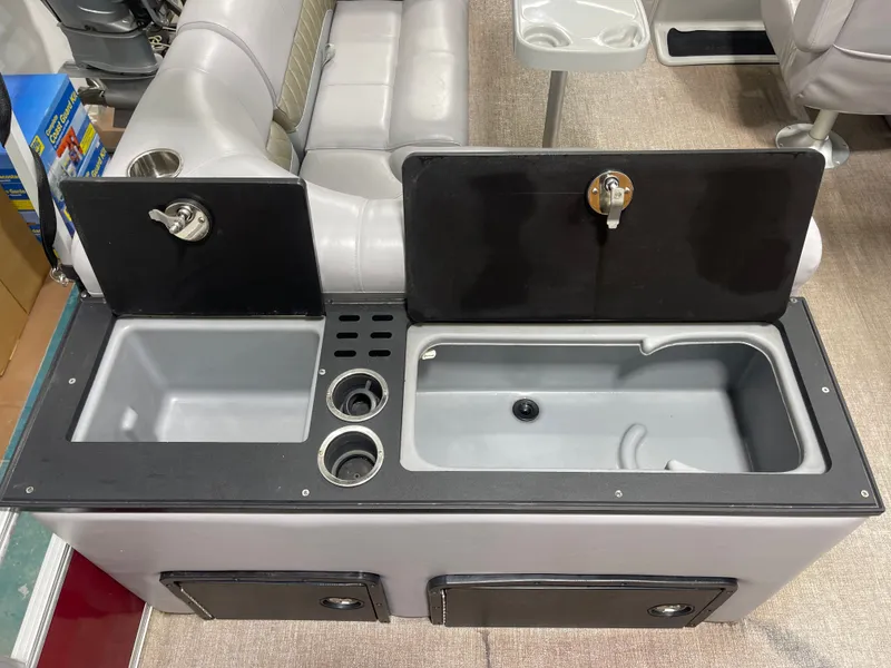 Slide: The Image of Ranger RP220FC 2021 - 12