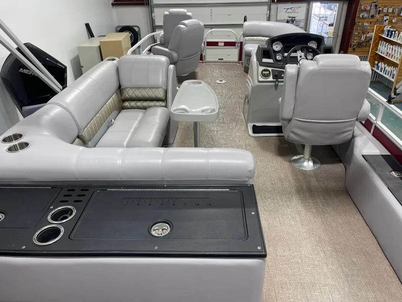 Slide: The Image of Ranger RP220FC 2021 - 13