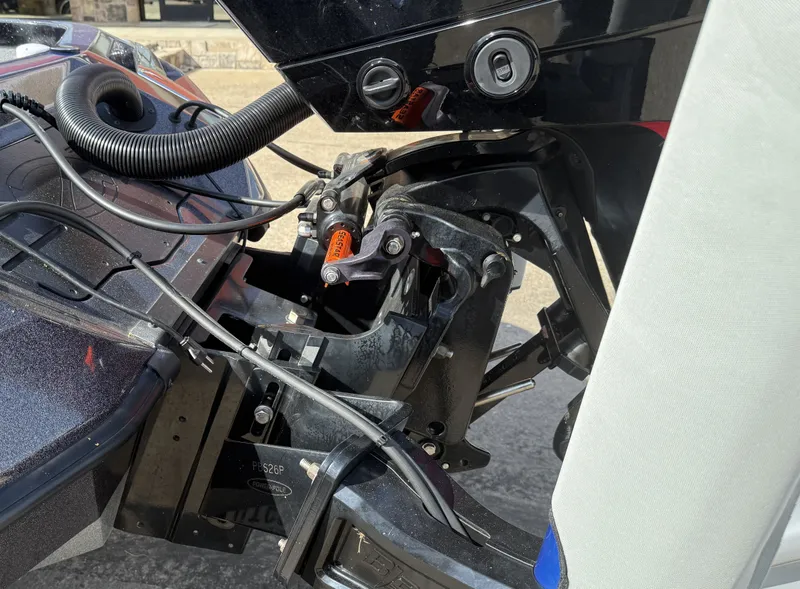 Slide: The Image of Ranger Z521R 2023 - 11