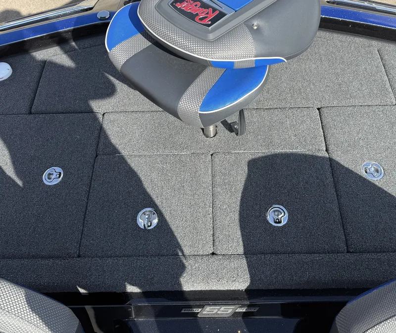 Slide: The Image of Ranger Z521R 2023 - 12