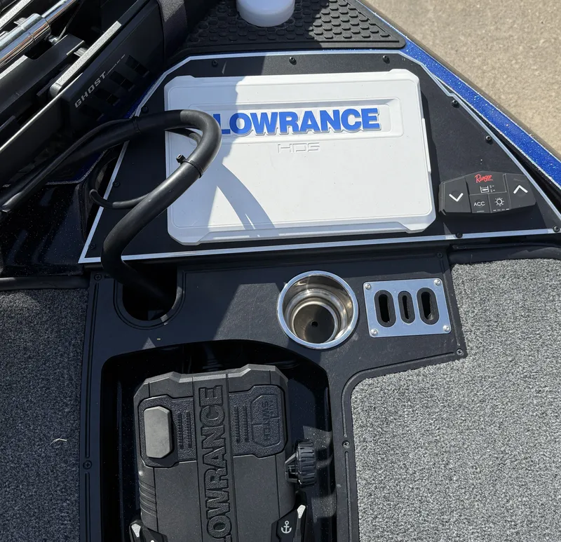 Slide: The Image of Ranger Z521R 2023 - 25