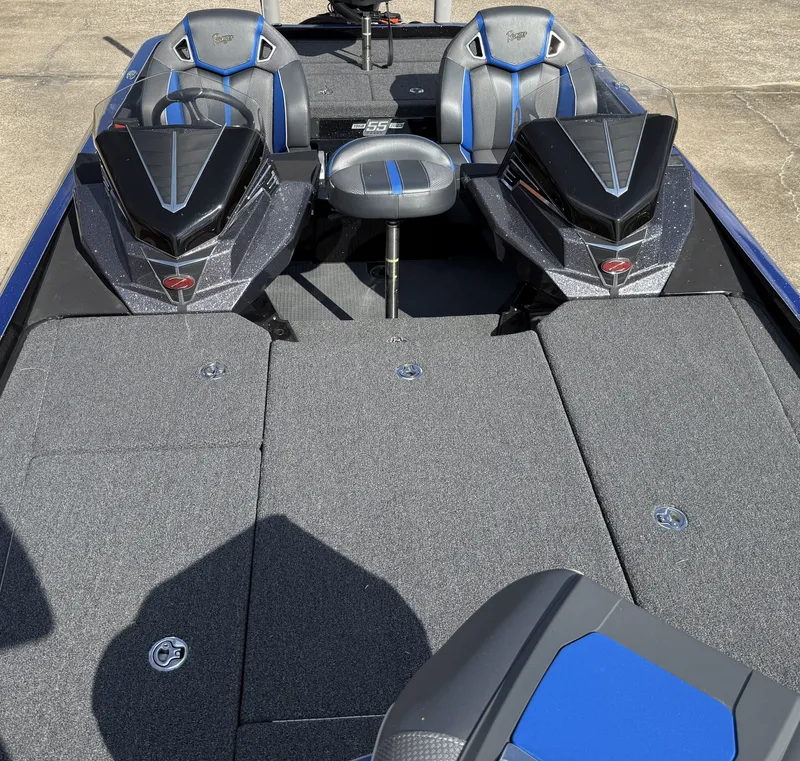 Slide: The Image of Ranger Z521R 2023 - 26