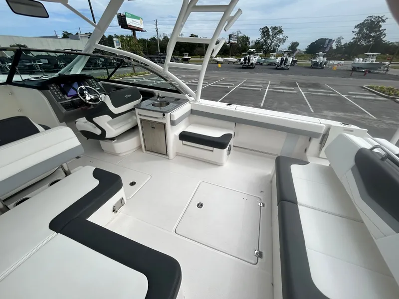 Slide: The Image of Robalo R317 Dual Console 2025 - 31