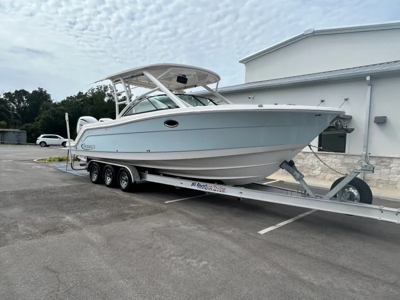 Slide: The Image of Robalo R317 Dual Console 2025 - 8