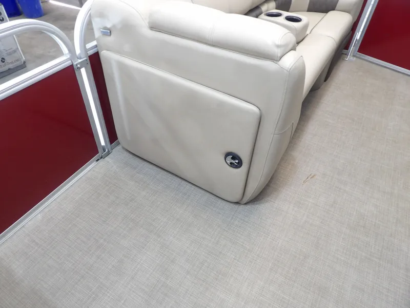 Slide: The Image of Sun Tracker Party Barge 20 DLX 2023 - 14