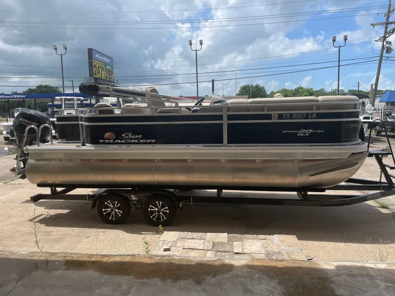 Slide: The Image of Sun Tracker SportFish 20 DLX 2024 - 6