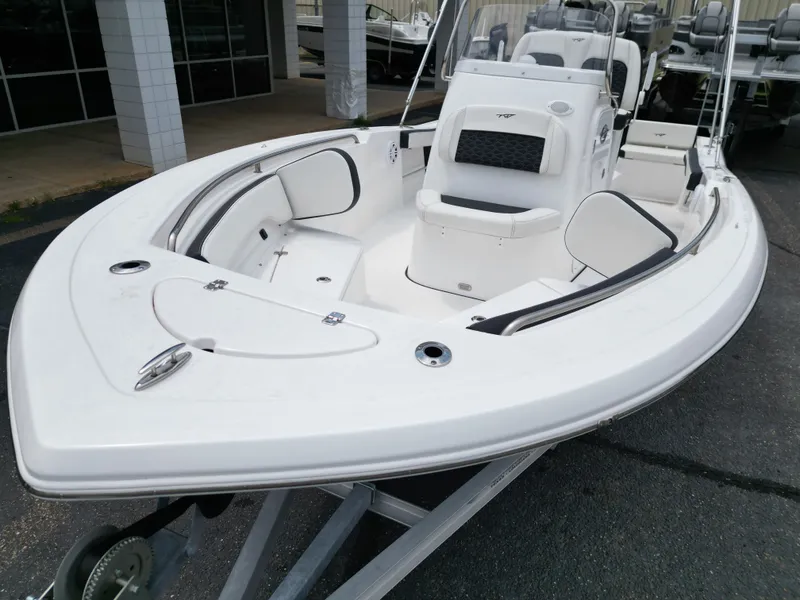 Slide: The Image of Tidewater 198 CC Adventure 2025 - 12