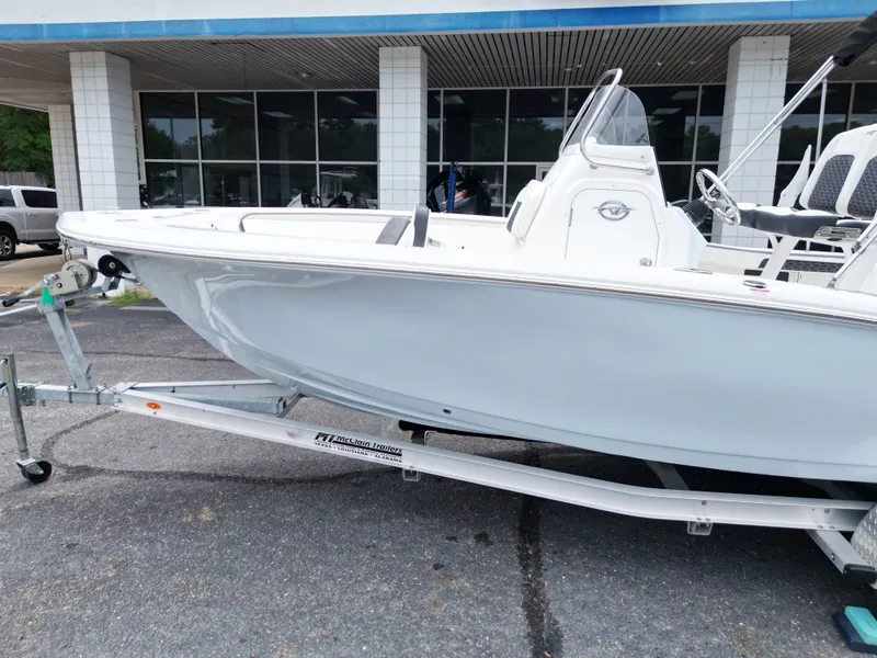 Slide: The Image of Tidewater 198 CC Adventure 2025 - 15