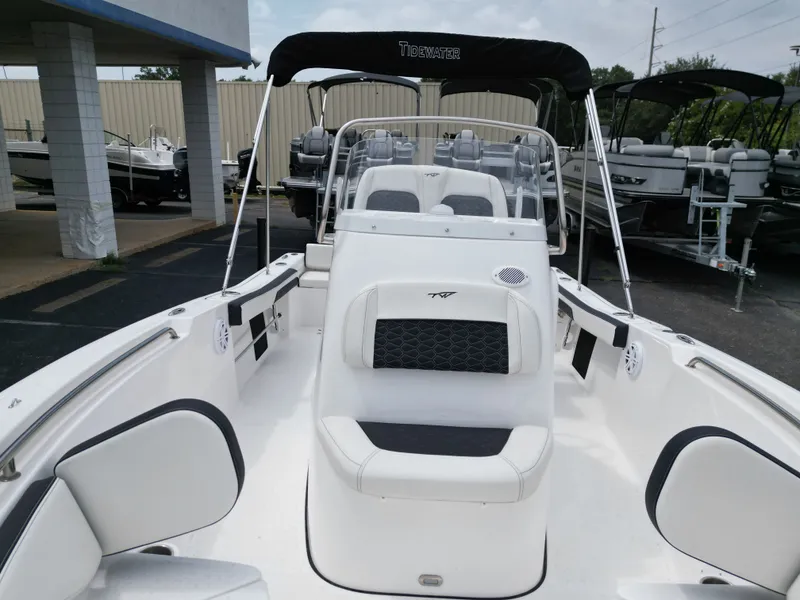 Slide: The Image of Tidewater 198 CC Adventure 2025 - 22