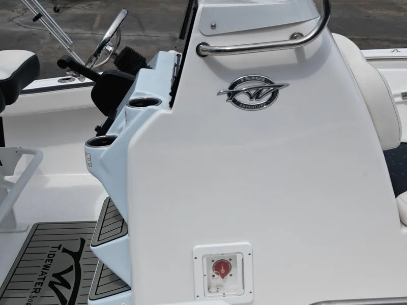 Slide: The Image of Tidewater 198 CC Adventure 2025 - 24