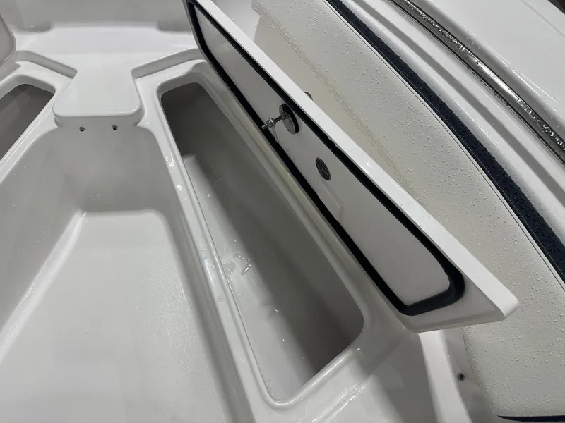 Slide: The Image of Tidewater 198 CC Adventure 2025 - 42