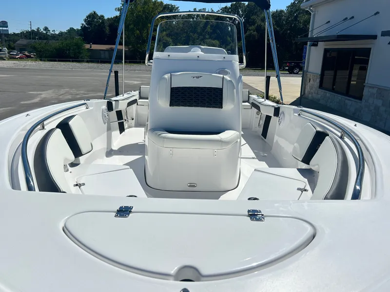 Slide: The Image of Tidewater 198 CC Adventure 2026 - 9