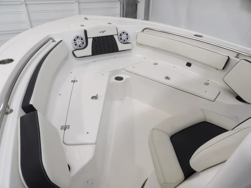 Slide: The Image of Tidewater 210 LXF 2025 - 10