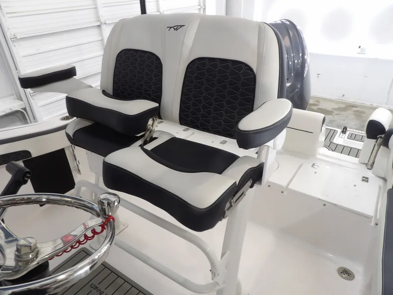 Slide: The Image of Tidewater 210 LXF 2025 - 15