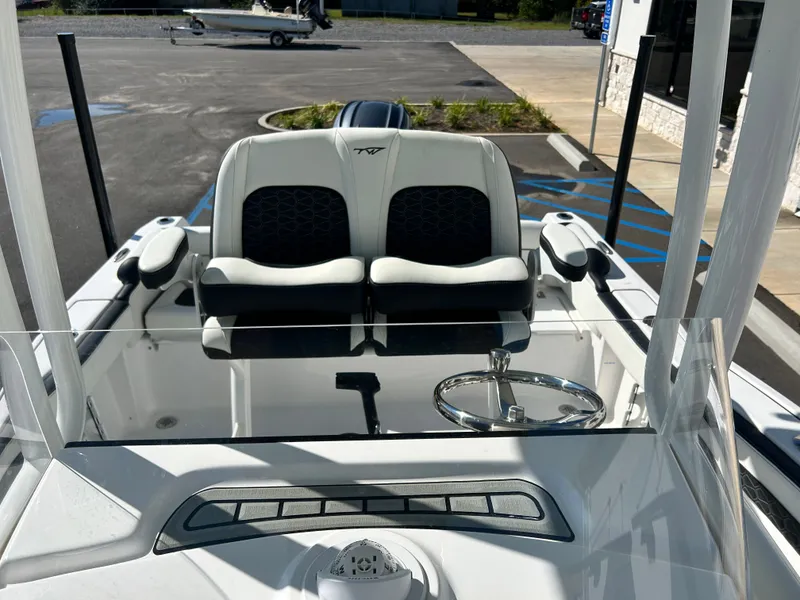 Slide: The Image of Tidewater 210 LXF 2025 - 17