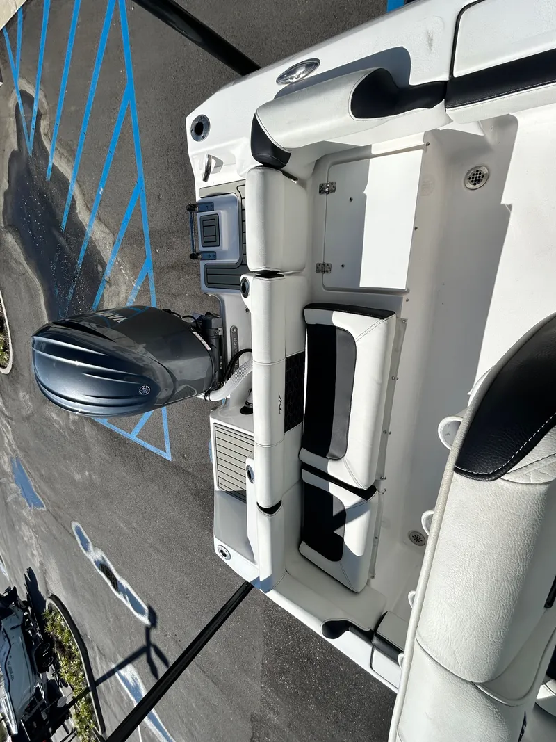 Slide: The Image of Tidewater 210 LXF 2025 - 22