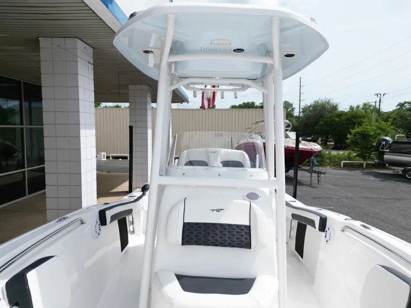 Slide: The Image of Tidewater 210 LXF 2025 - 13