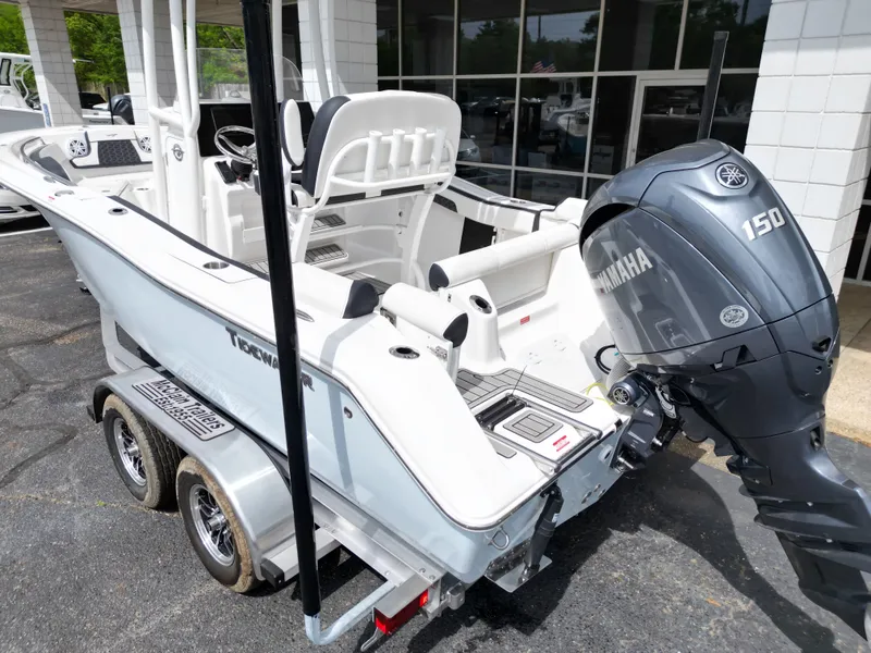 Slide: The Image of Tidewater 210 LXF 2025 - 19