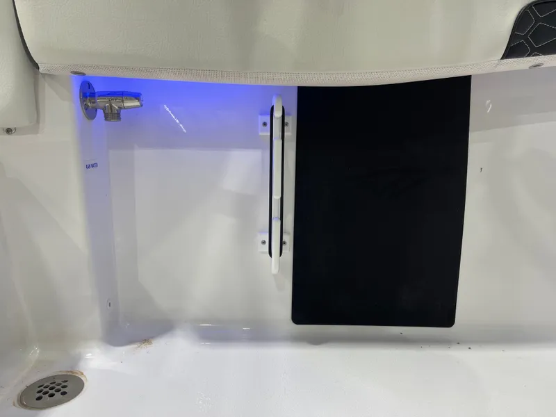 Slide: The Image of Tidewater 210 LXF 2025 - 18