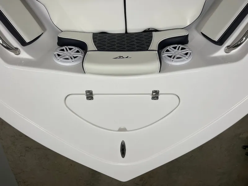 Slide: The Image of Tidewater 210 LXF 2025 - 23