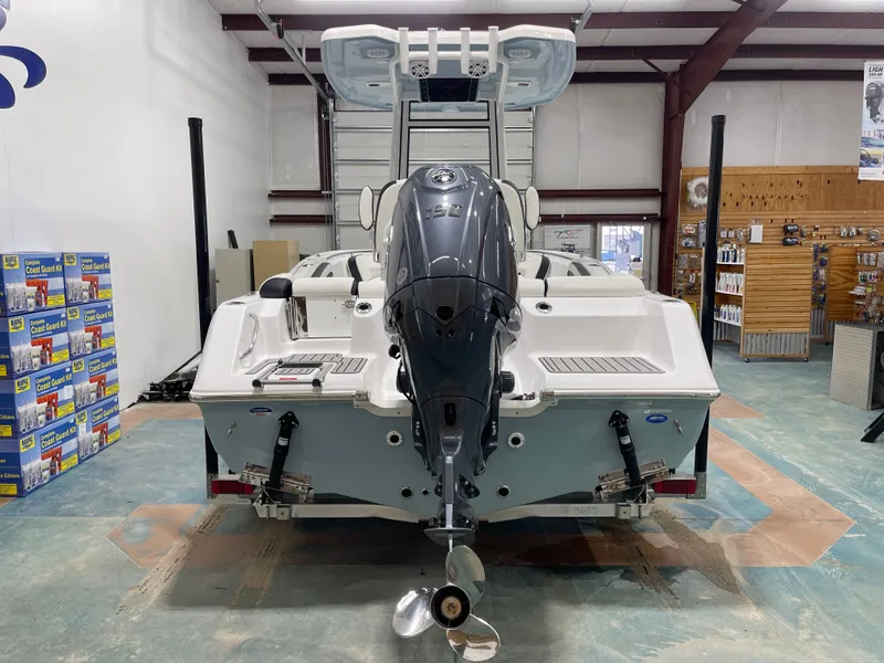 Slide: The Image of Tidewater 210 LXF 2025 - 7