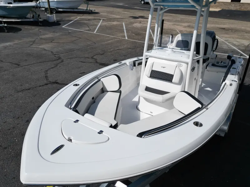 Slide: The Image of Tidewater 210 LXF 2025 - 12