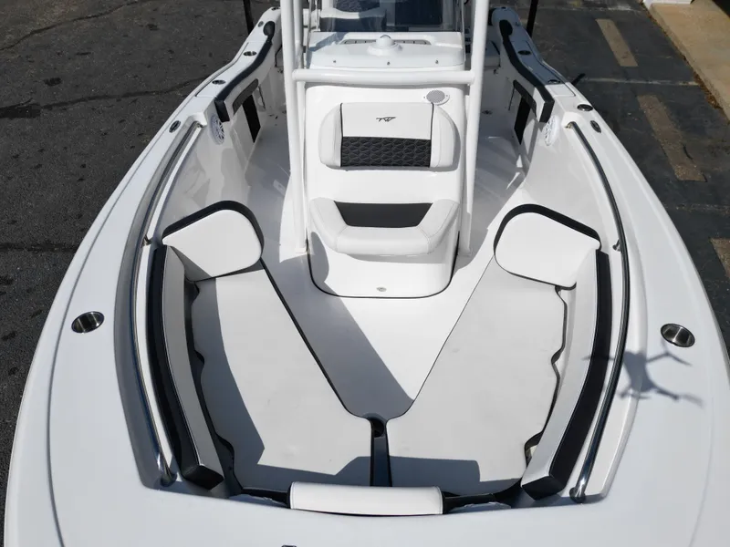 Slide: The Image of Tidewater 210 LXF 2025 - 13