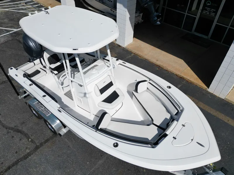 Slide: The Image of Tidewater 210 LXF 2025 - 14