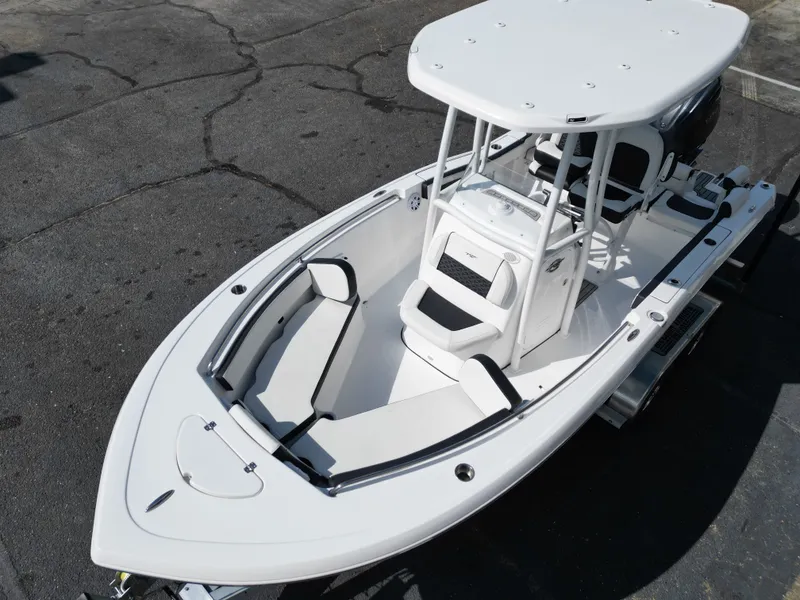 Slide: The Image of Tidewater 210 LXF 2025 - 16