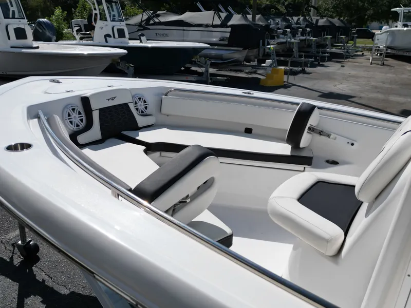 Slide: The Image of Tidewater 210 LXF 2025 - 19