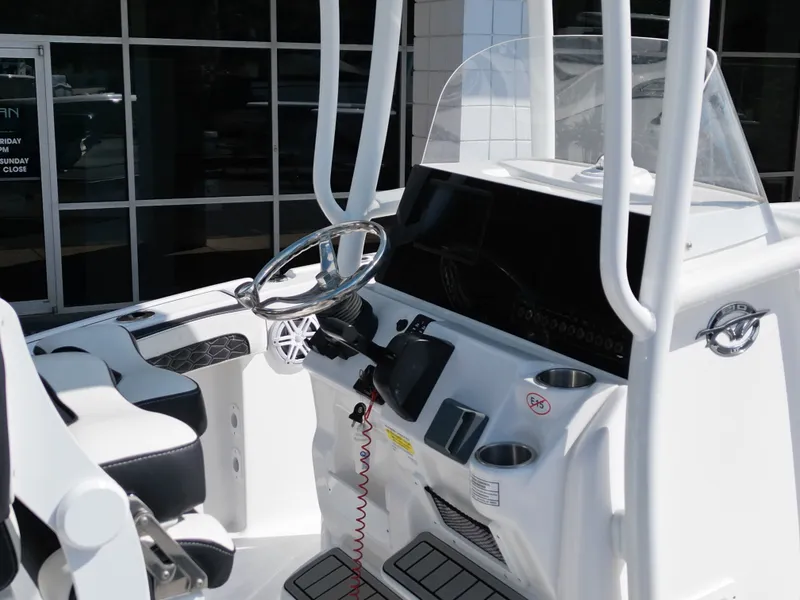 Slide: The Image of Tidewater 210 LXF 2025 - 23