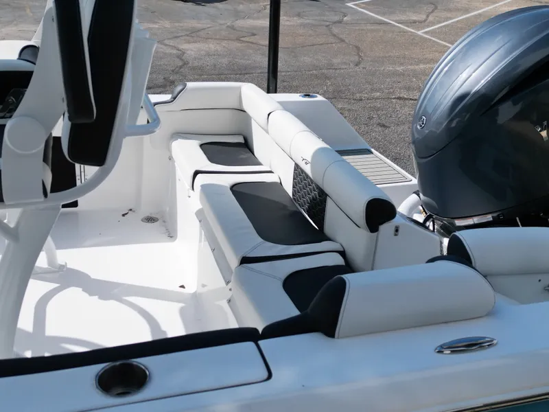 Slide: The Image of Tidewater 210 LXF 2025 - 24