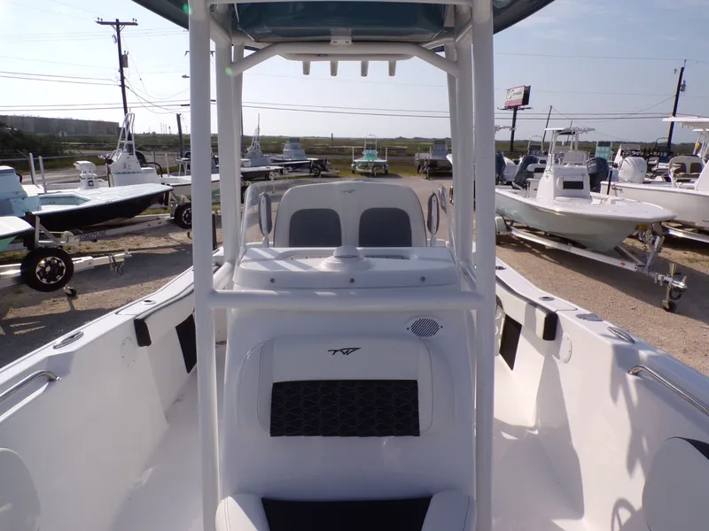 Slide: The Image of Tidewater 220 LXF 2025 - 20