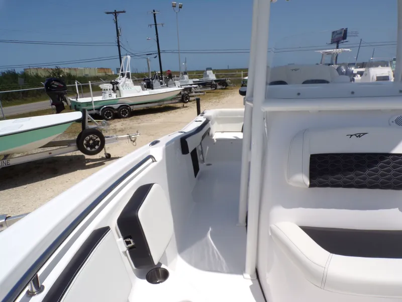 Slide: The Image of Tidewater 220 LXF 2025 - 16