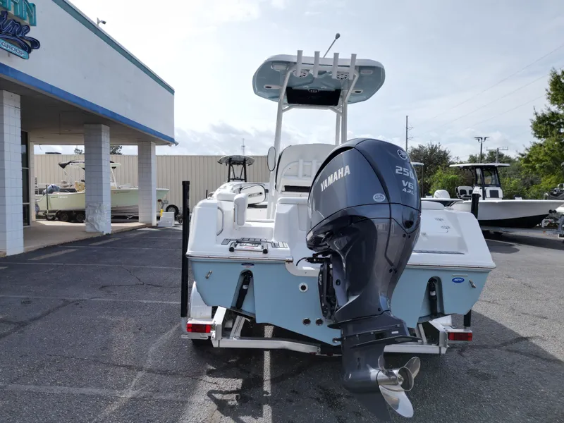 Slide: The Image of Tidewater 220 LXF 2025 - 40