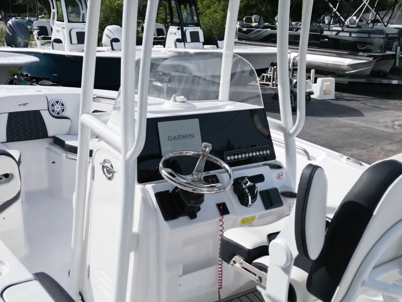 Slide: The Image of Tidewater 220 LXF 2025 - 44